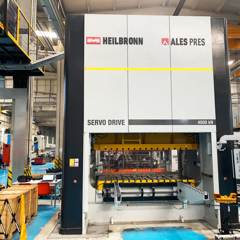 Ales Pres tarafından üretilen 400 Ton'luk Servo Pres, endüstriyel